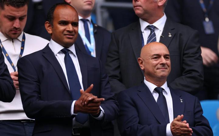  热刺内部风暴升级；前主席列维成众矢之的，高层直指历史决策失误。 体育新闻