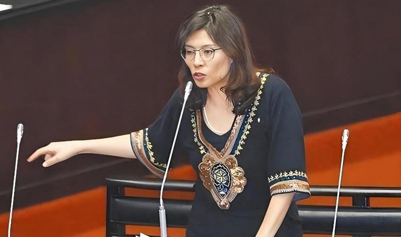  从虹桥到中南海：郑丽文六天大陆行背后的战略逻辑与技术解码 新闻