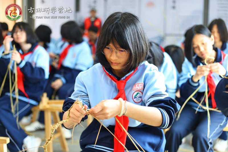  青春担当·青年力量：厦门青年突击队点燃重点项目攻坚引擎 新闻 青春担当·青年力量：厦门青年突击队点燃重点项目攻坚引擎 新闻