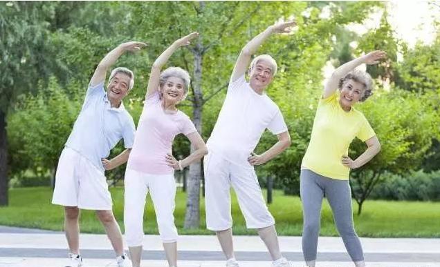  70-80岁骨骼退化科学指南：九大动作禁区与生物力学解析 健康养生